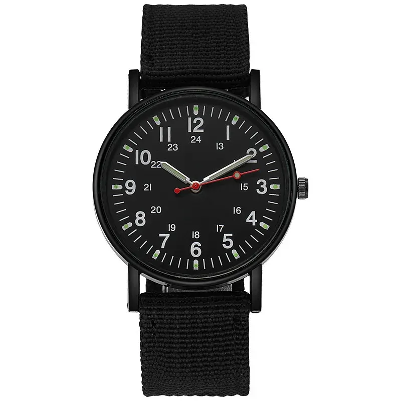 Montre homme sous différents angles