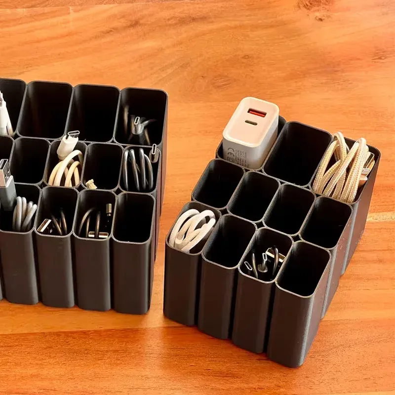 Boîte de rangement en situation sur un bureau