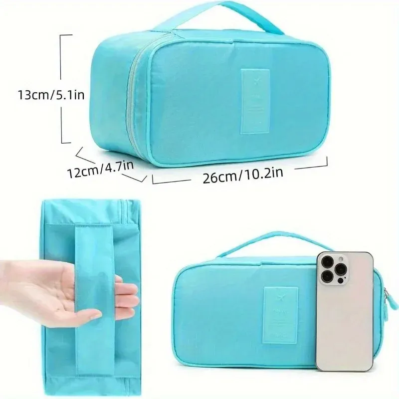 Trousse de toilette et cosmétiques en voyage