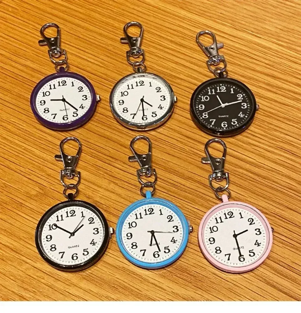 Montre de poche minimaliste à quartz avec porte-clés