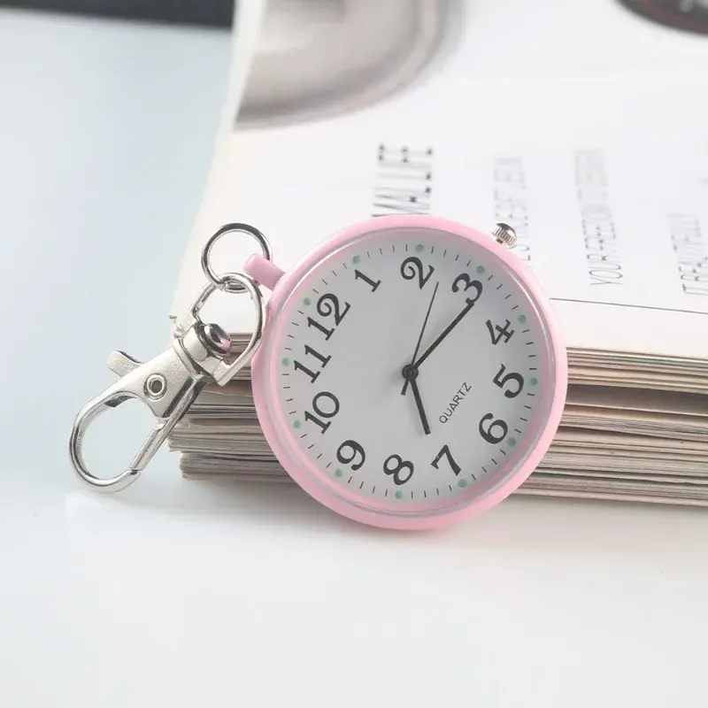 Montre minimaliste à quartz pour hommes et femmes, avec porte-clés, petite montre de poche miniature 8