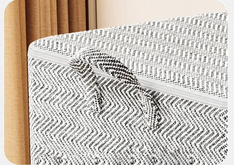 Boîte de rangement en tissu dans une chambre