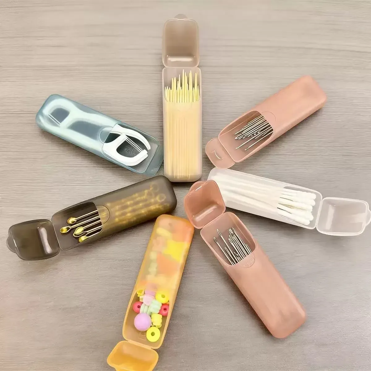 Lot de 4 mini boîtes de rangement portables pour voyage : organiseurs pour cure-dents, fil dentaire, pilules et bijoux 2