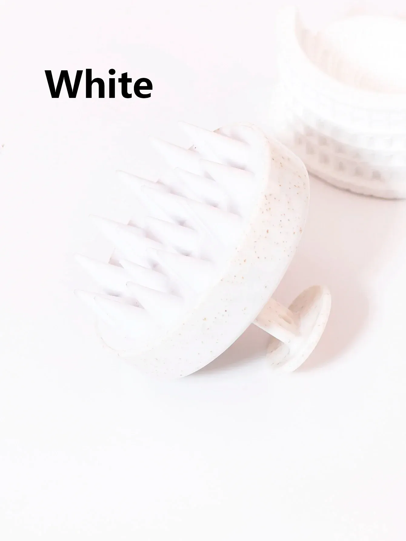 Brosse de massage du cuir chevelu en silicone souple, finition soignée