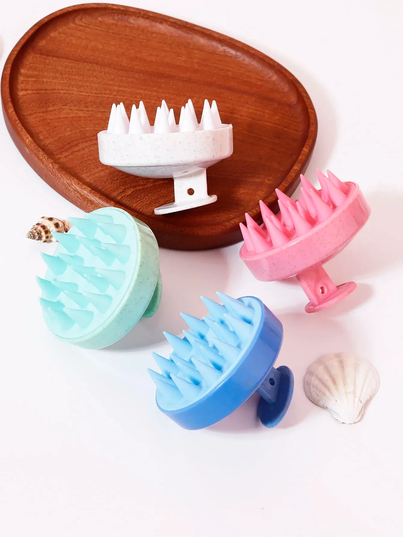 Brosse de massage du cuir chevelu en silicone souple, vue détaillée