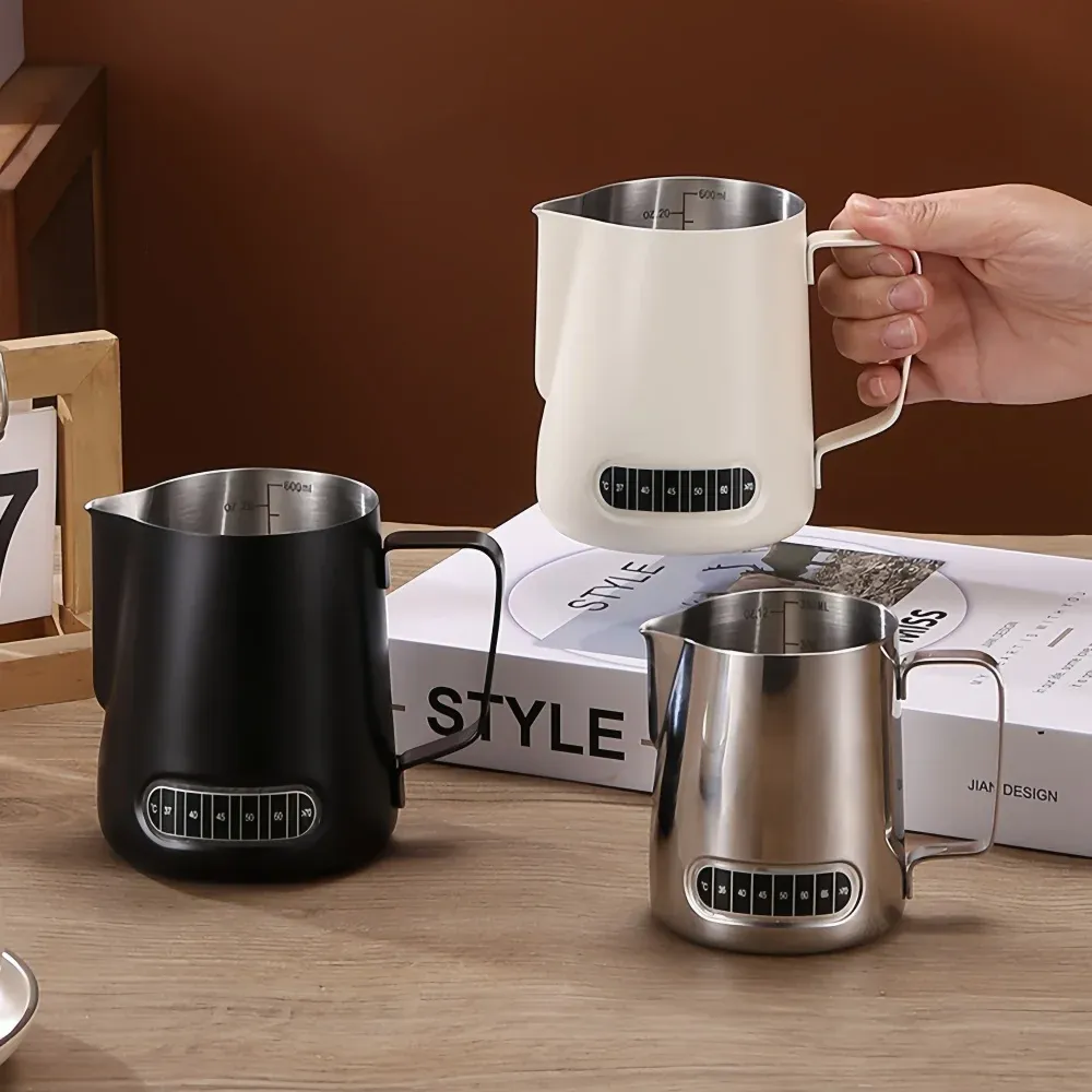 Pichet à mousser pour café et lait en acier inoxydable avec indicateur de température et graduations de volume