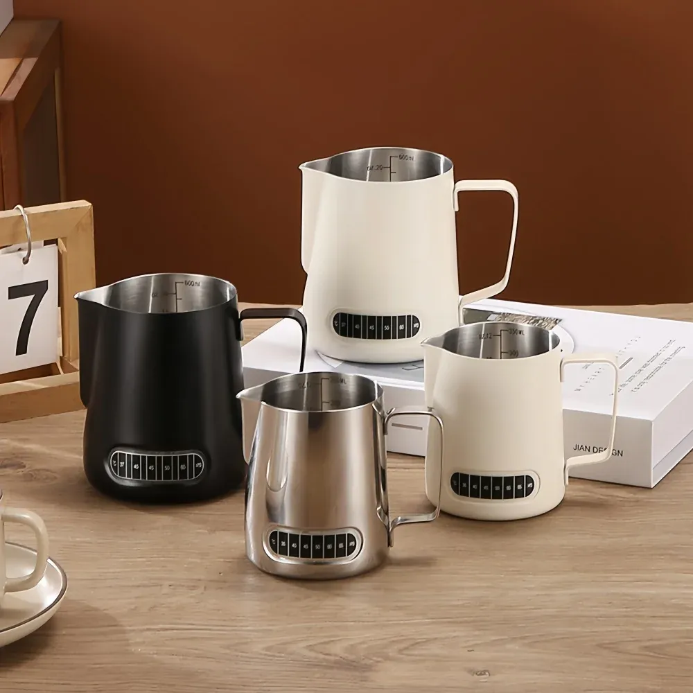 Pichet à mousser pour café et lait en acier inoxydable avec indicateur de température et graduations de volume 2