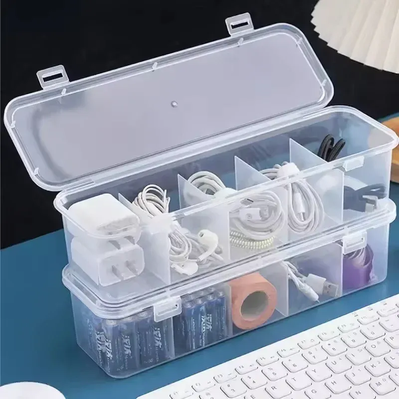 Organisateur de câbles transparent en situation d'usage