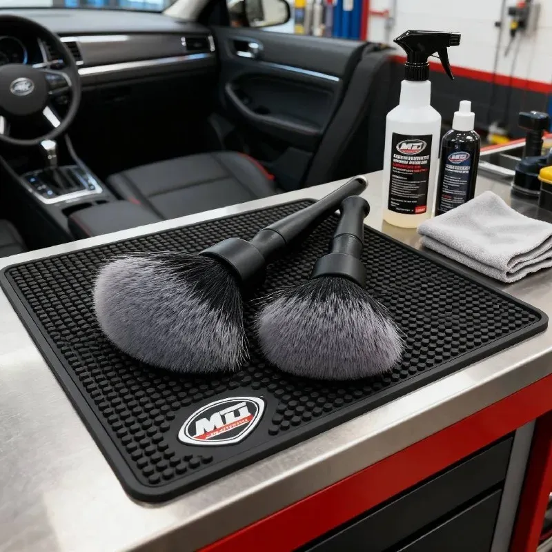 Vue d'ensemble de l'ensemble de brosses de détail pour voiture