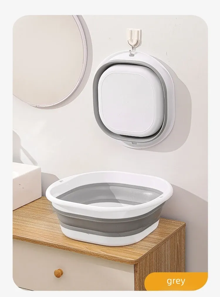 Lavabo pliant portable, en situation de voyage