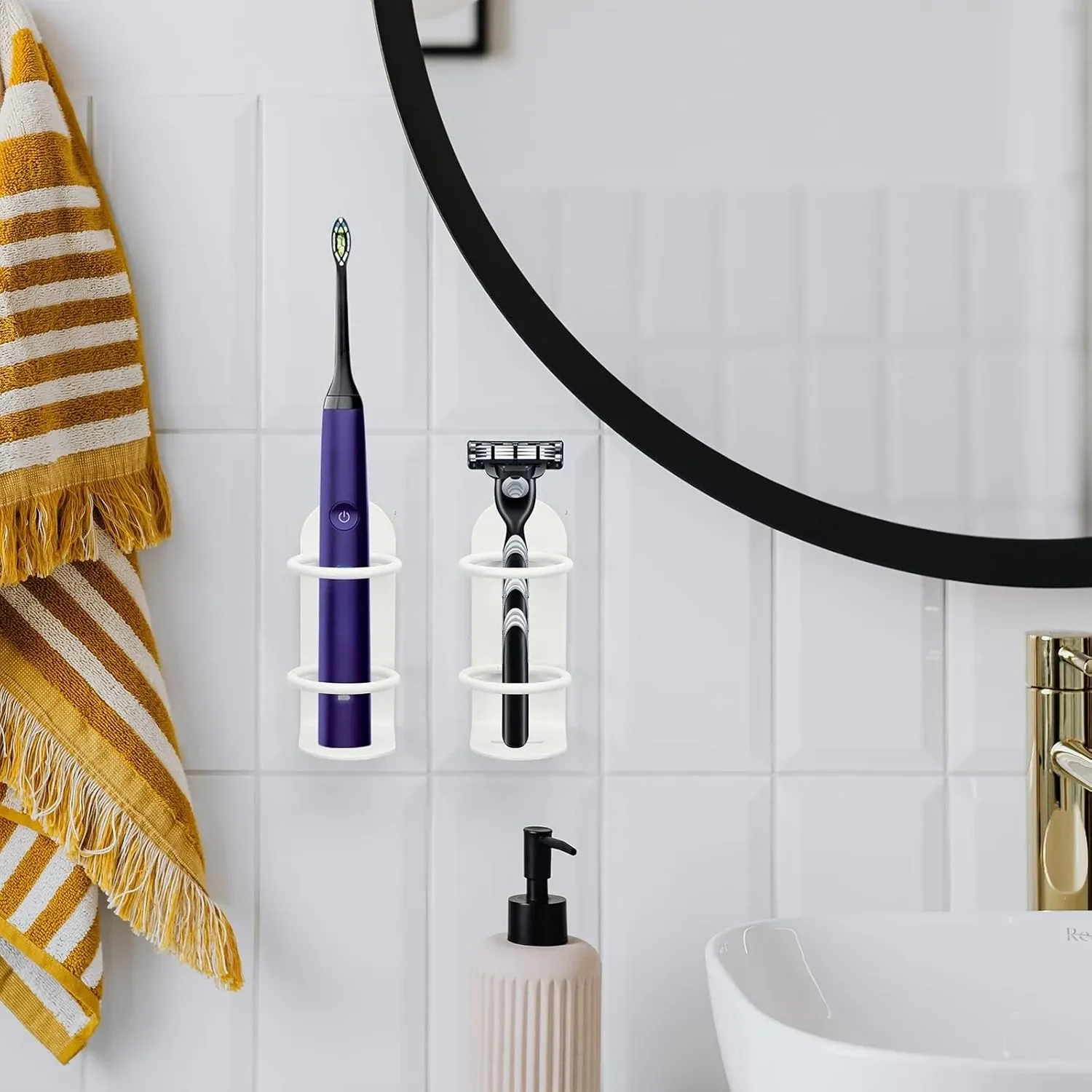 Vue détaillée du support mural pour brosse à dents