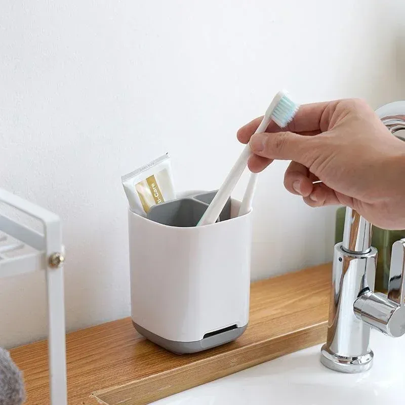 Détail des finitions du rangement pour salle de bain