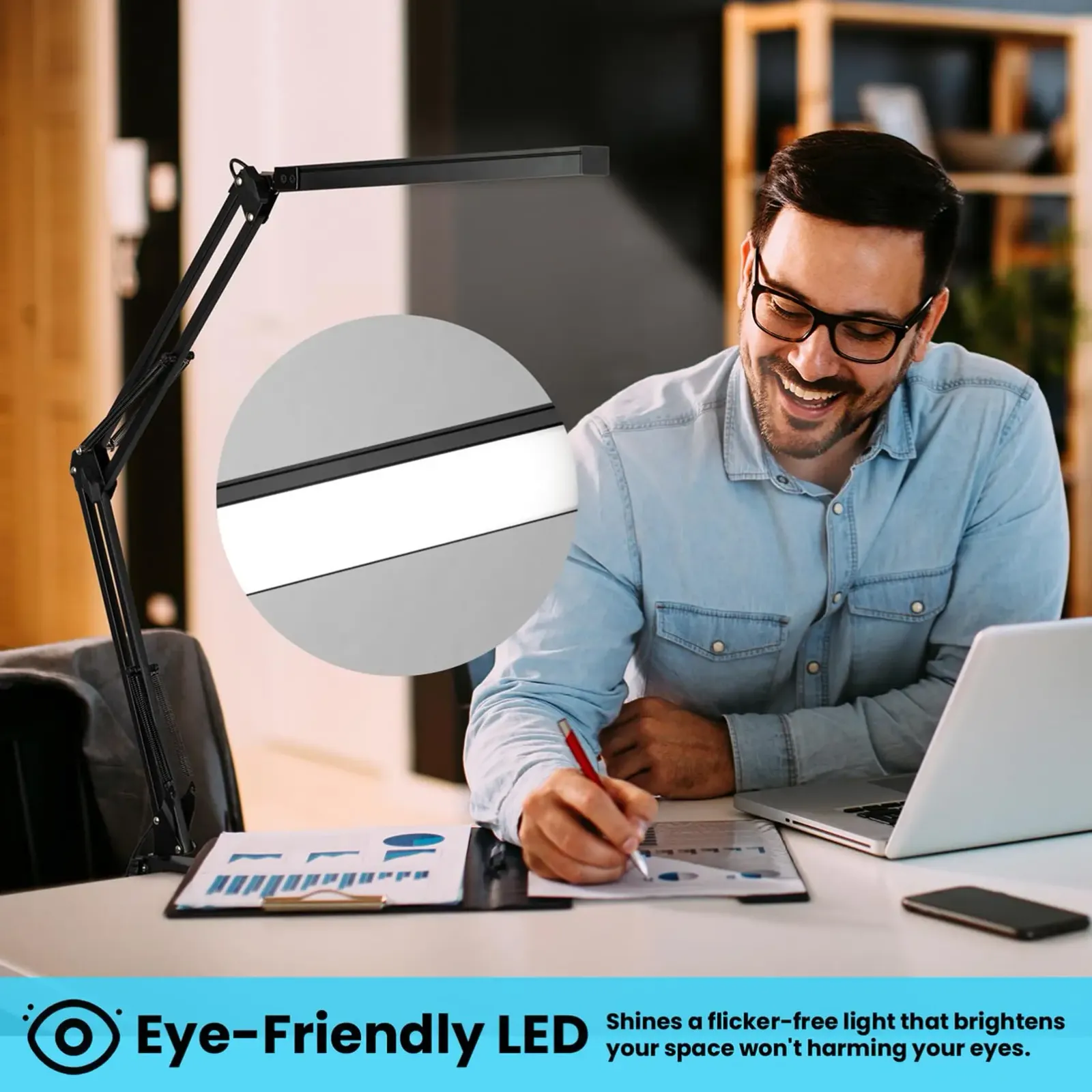 Lampe de bureau LED en situation d'utilisation