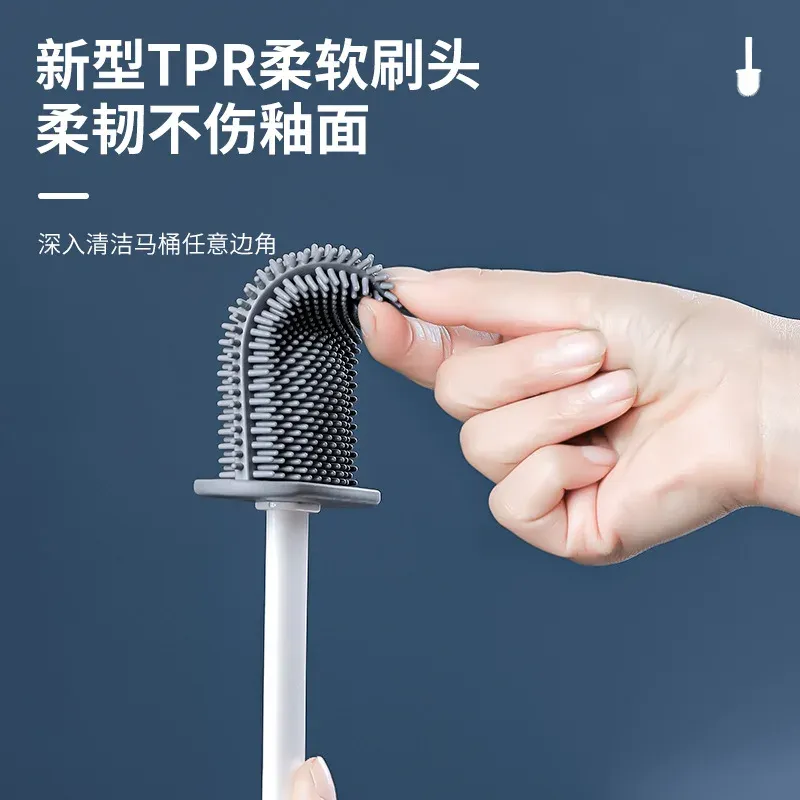 Brosse de nettoyage pour WC installée sur son support mural