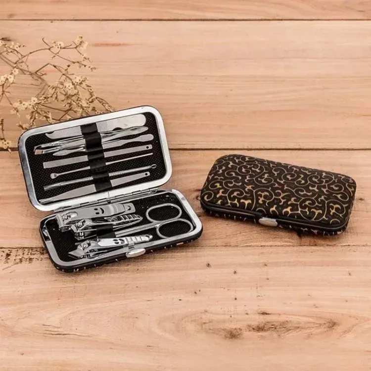Kit de 11 outils pour ongles comprenant coupe-ongles, ciseaux à ongles et accessoires de coupe adaptés à toutes les formes d'ongles 2