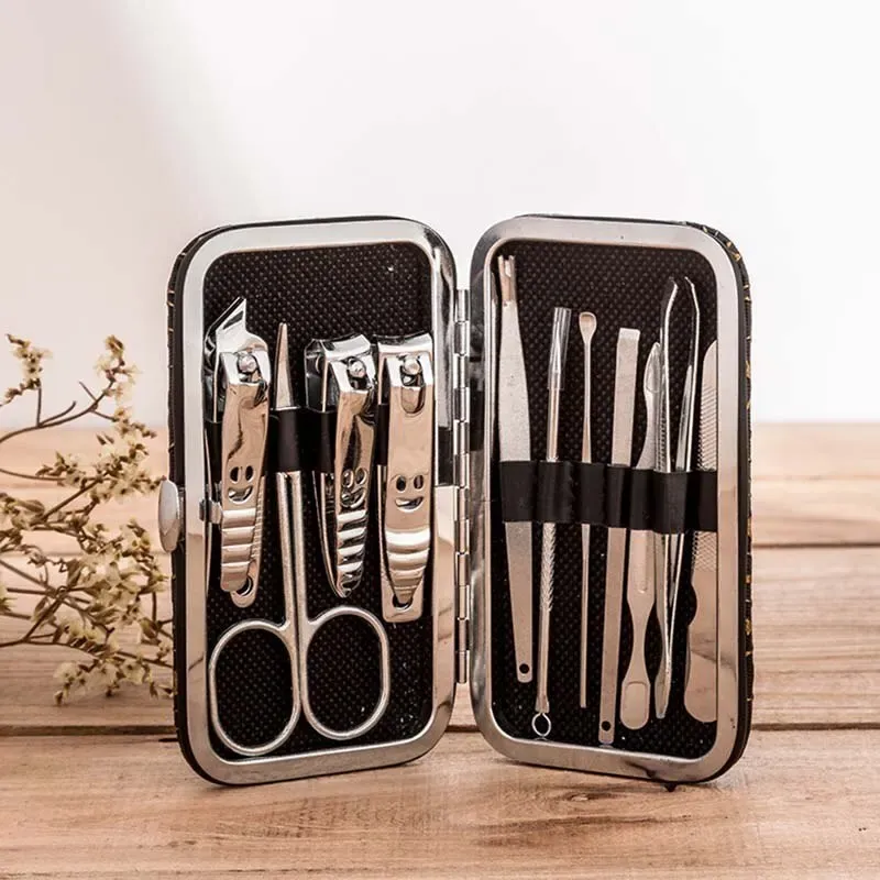 Kit de 11 outils pour ongles comprenant coupe-ongles, ciseaux à ongles et accessoires de coupe adaptés à toutes les formes d'ongles 7