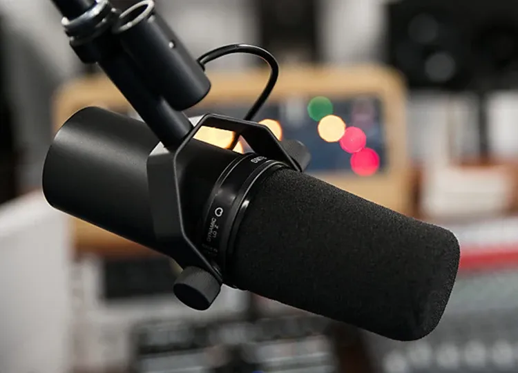 Microphone SM7B dans un environnement de travail