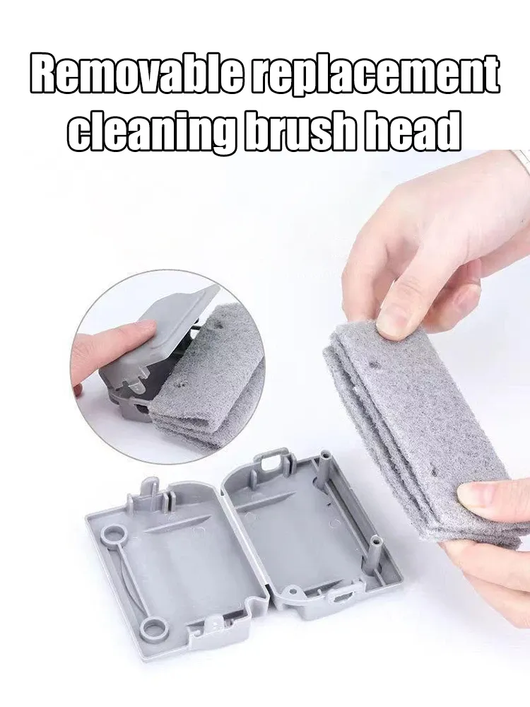 Nettoyage d'une rainure de fenêtre avec la brosse Magic Window
