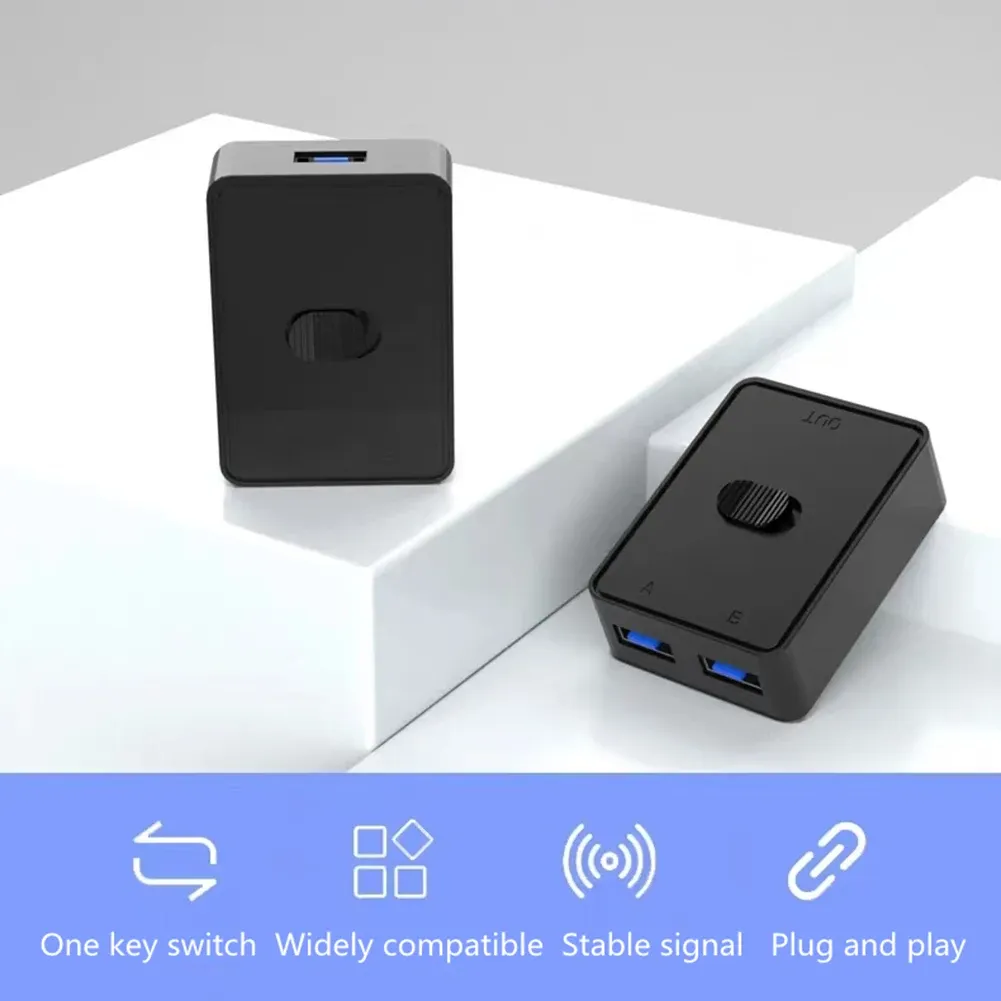 Commutateur USB partagé connecté à deux ordinateurs