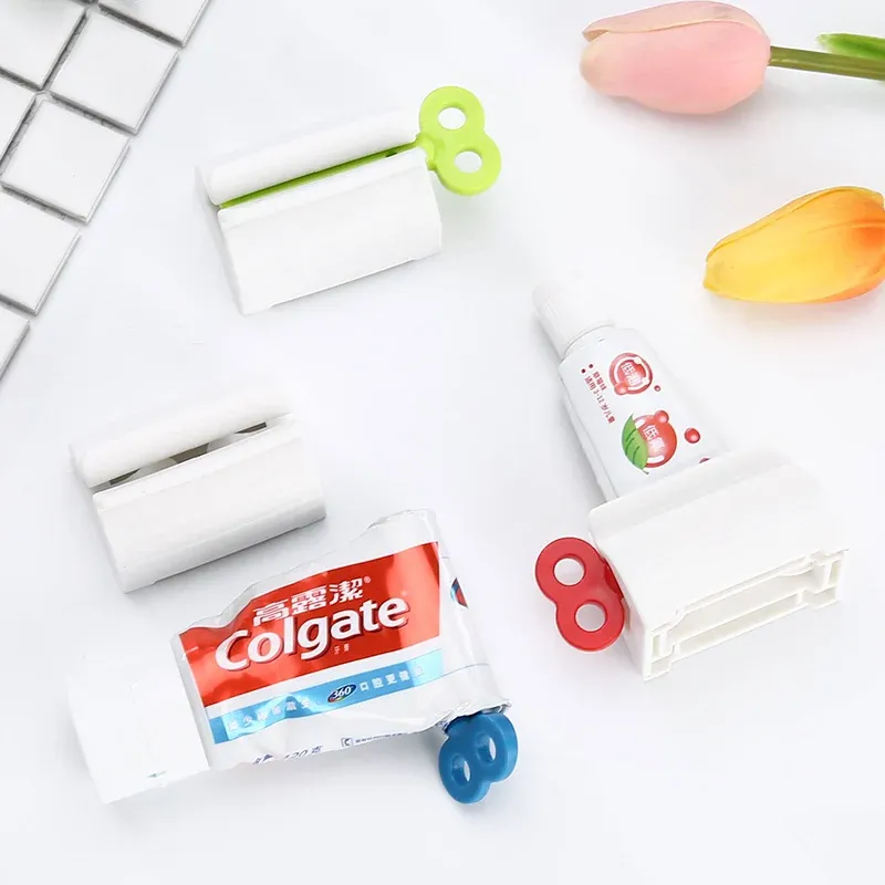 Presse-tube multifonction pour dentifrice, avec clips de nettoyage pour le visage, accessoire de salle de bain 3