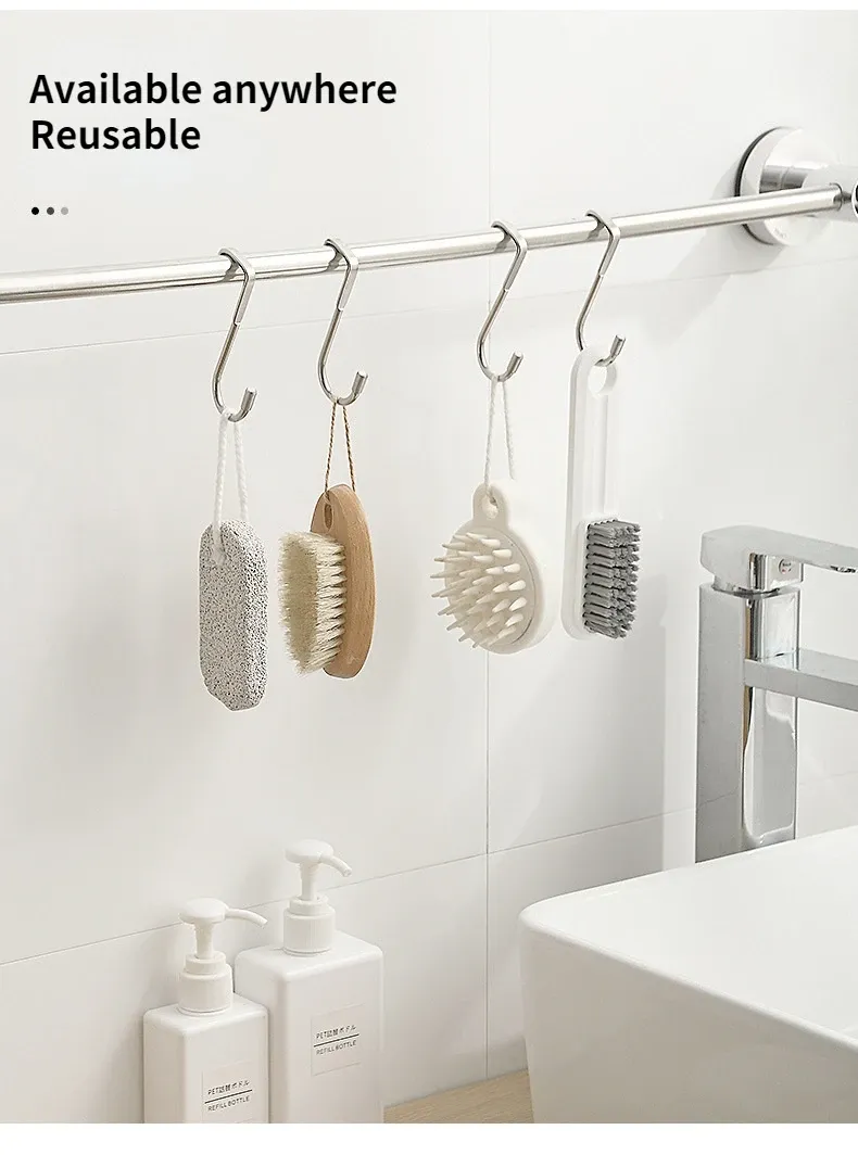 Crochet double en S dans un intérieur moderne
