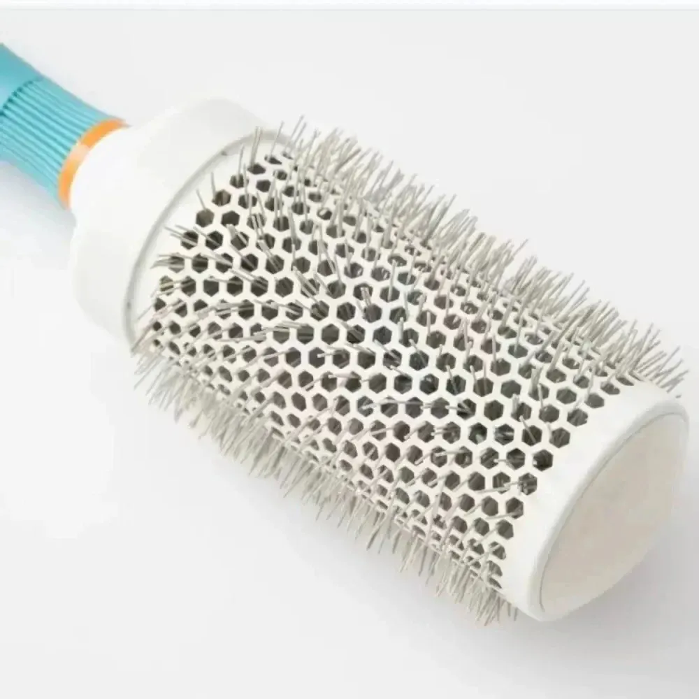 Brosse ronde pour cheveux bouclés, détail des dents