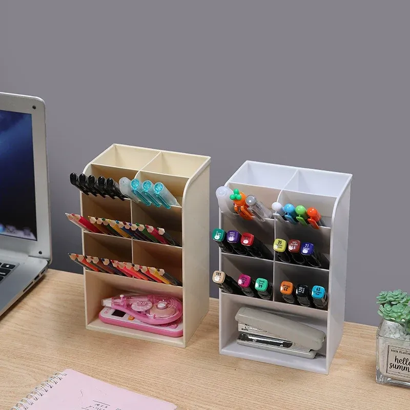 Porte-stylos organisateur utilisé au quotidien