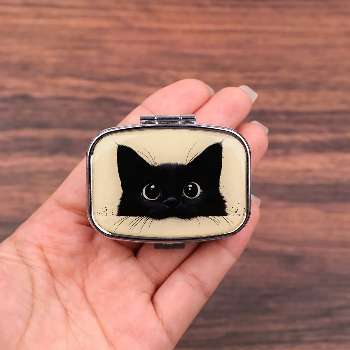 Boîte à pilules chat noir, petit pilulier scellé à motif chat de dessin animé, boîte à bijoux de voyage portable, mini organisateur, étui de rangement pour médicaments 11