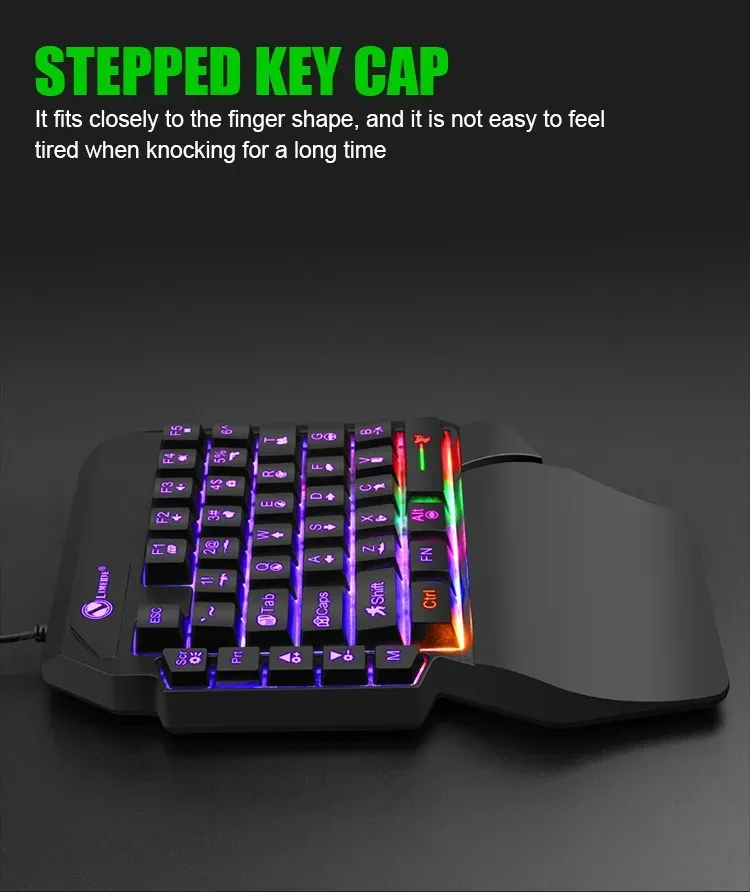 Clavier de jeu mini en environnement de bureau