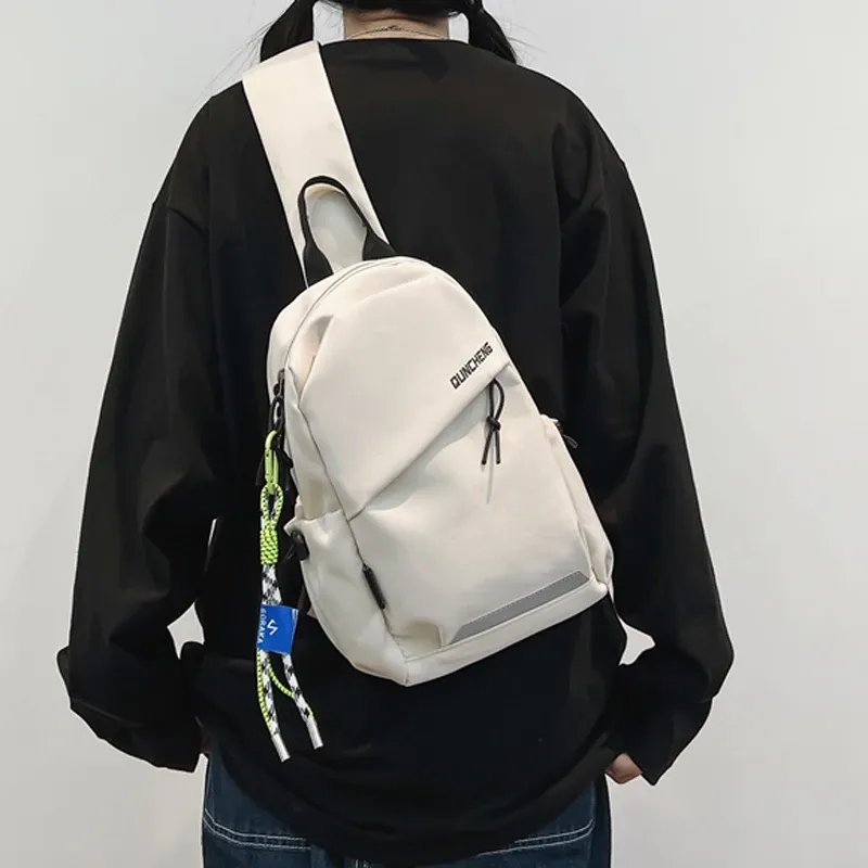 Petit sac à bandoulière léger pour homme et femme, idéal pour le cyclisme, le sport et l'escalade - Image 1