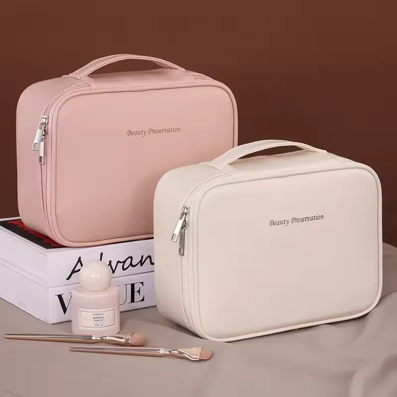 Vue d'ensemble de la trousse de maquillage à double couche