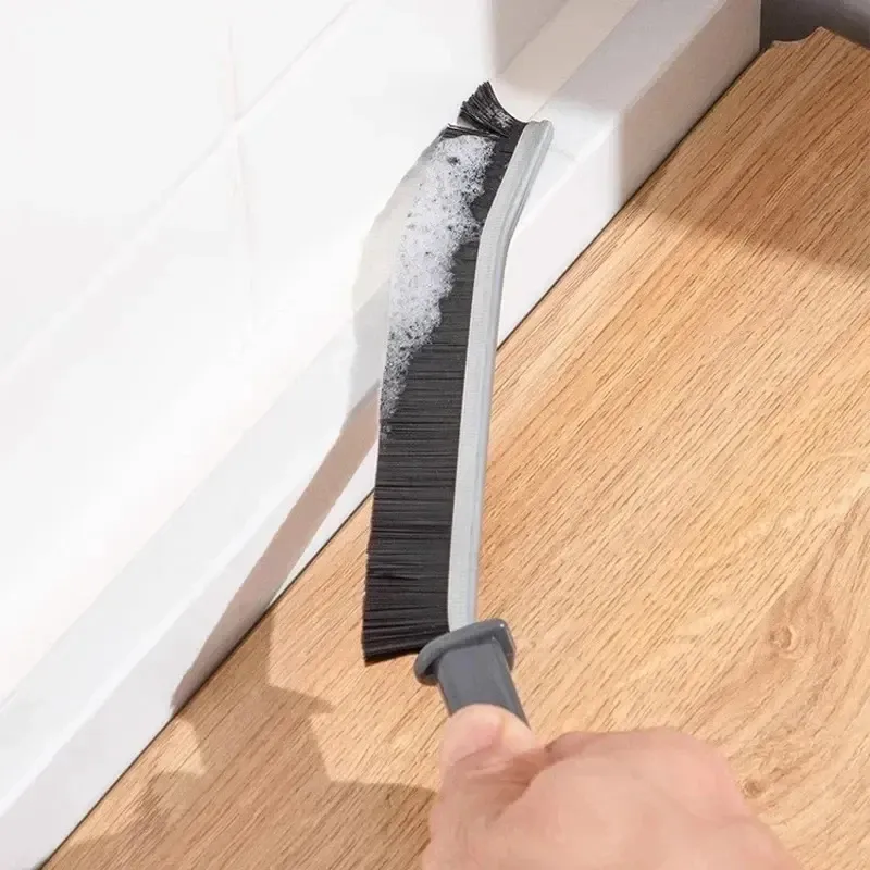 Brosse pour espaces étroits