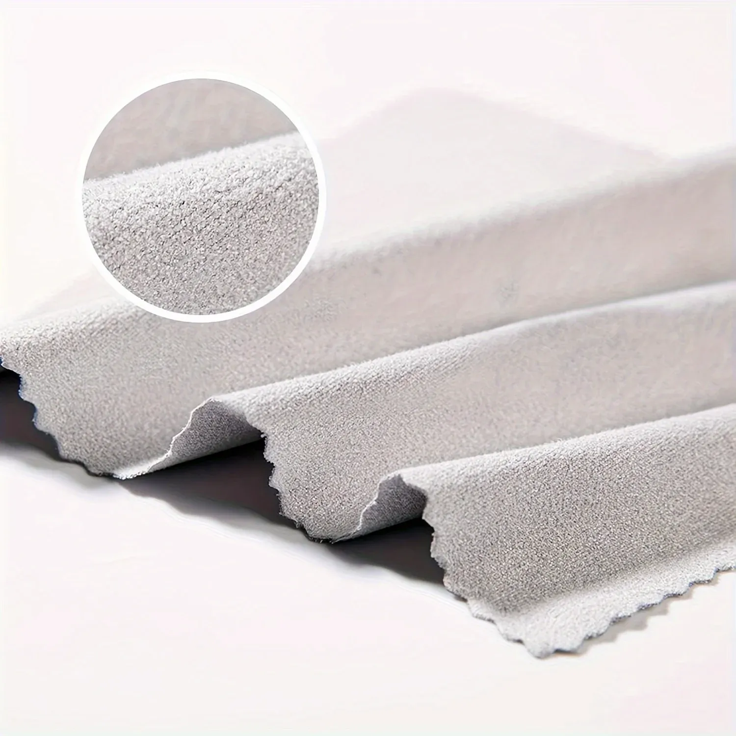 Détail de la texture douce du chiffon en microfibre
