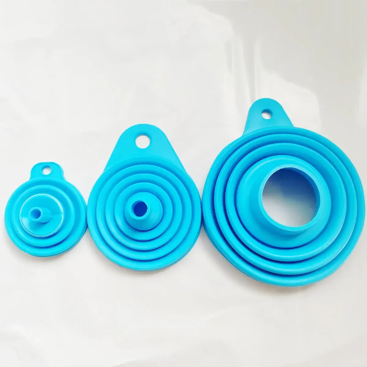 Ensemble de 3 entonnoirs de cuisine en silicone pliables, pour liquides et poudres 7