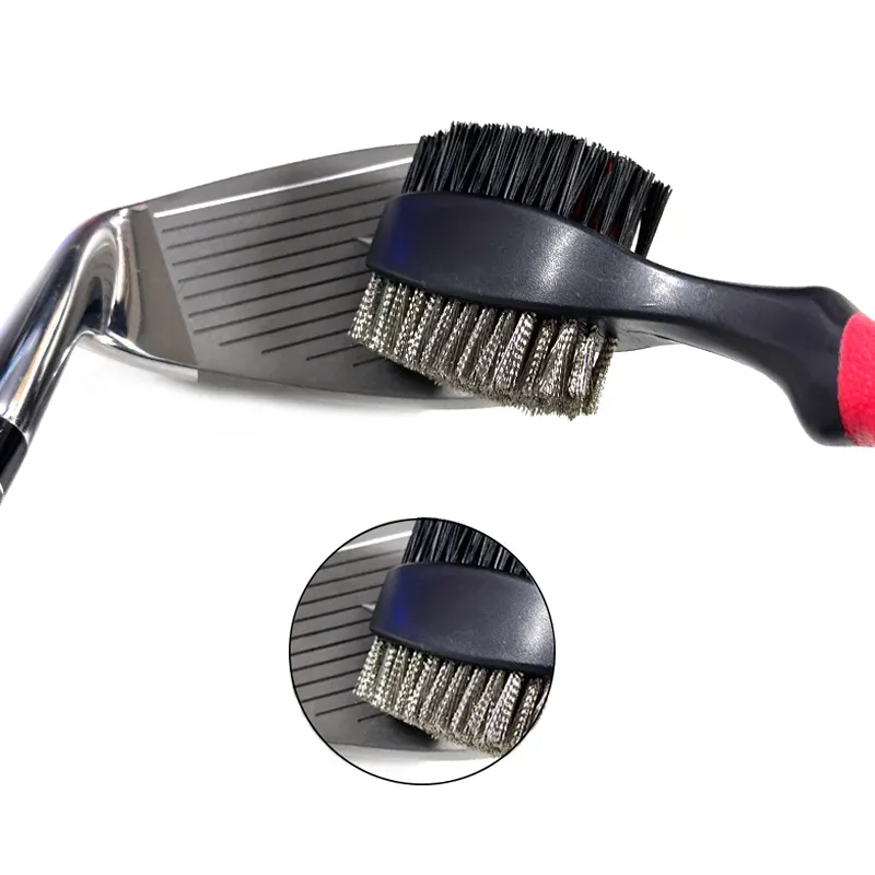 Brosse de nettoyage de golf dans son ensemble