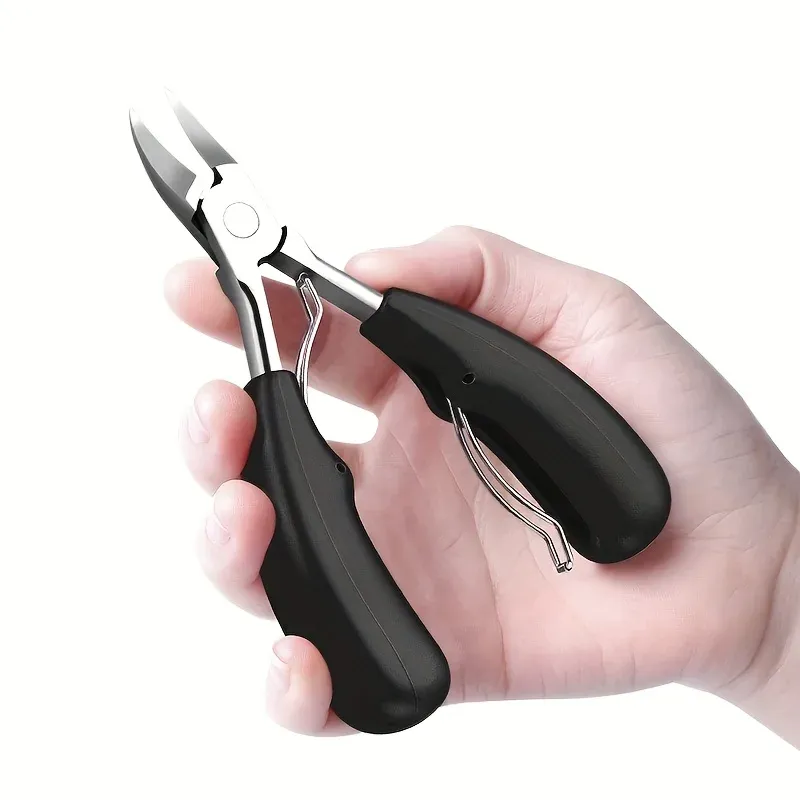 Détail de la lame incurvée du coupe-ongles
