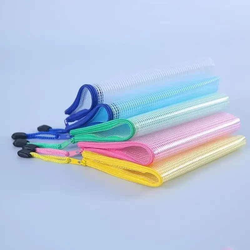 Pochette en filet transparent avec fermeture éclair, vue d'ensemble