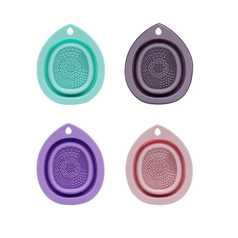 Accessoire de nettoyage de pinceaux en silicone en situation