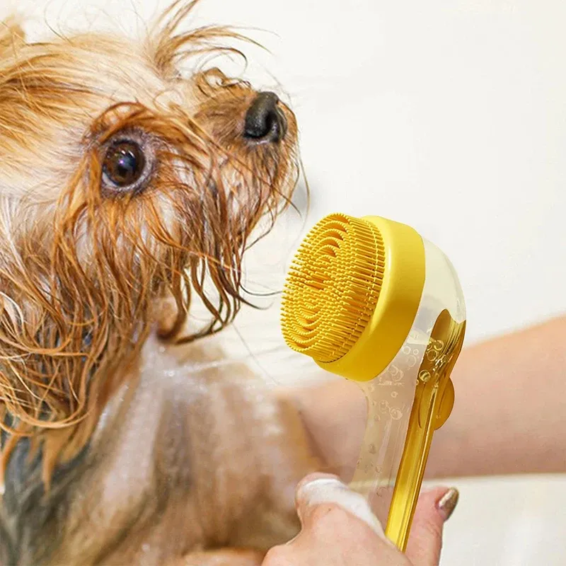 Brosse de bain pour animaux de compagnie à manche long en silicone souple, distributeur de shampoing intégré, outil de toilettage pour chien et chat 6
