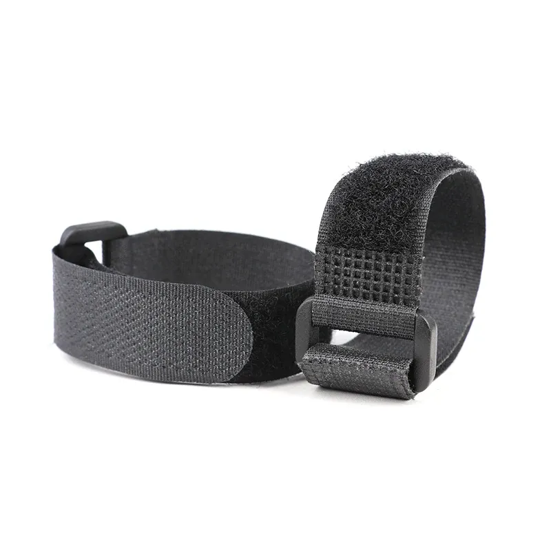 Attaches de câble pour le camping