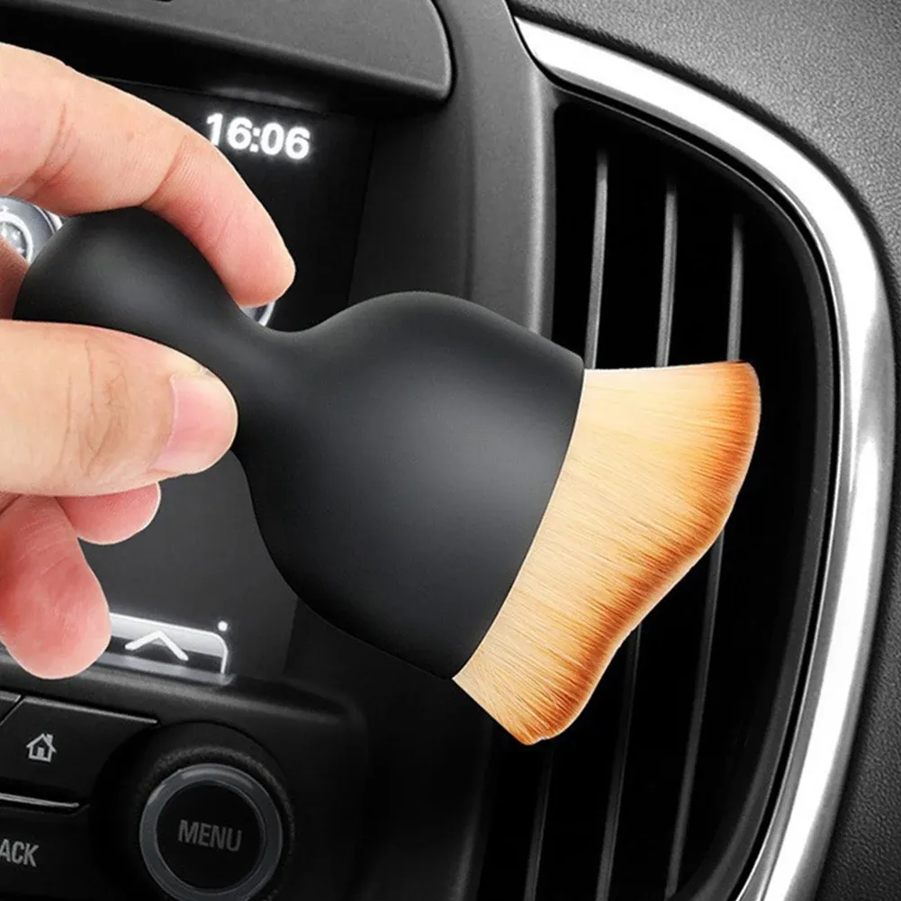 Brosse anti-poussière pour intérieur automobile