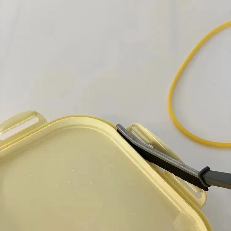 Brosse de nettoyage pour recoins étroits
