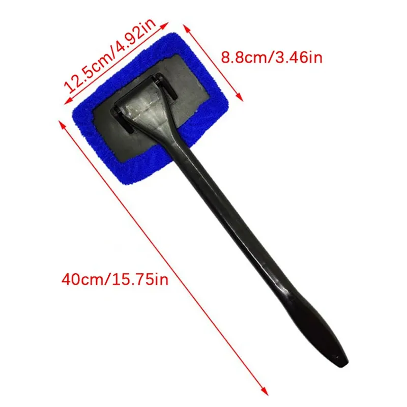Nettoyeur de vitres en utilisation sur véhicule