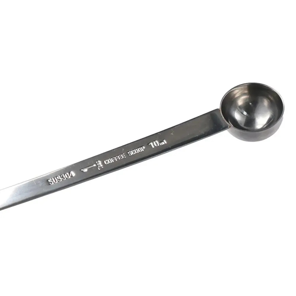 Cuillère doseuse en cuisine professionnelle