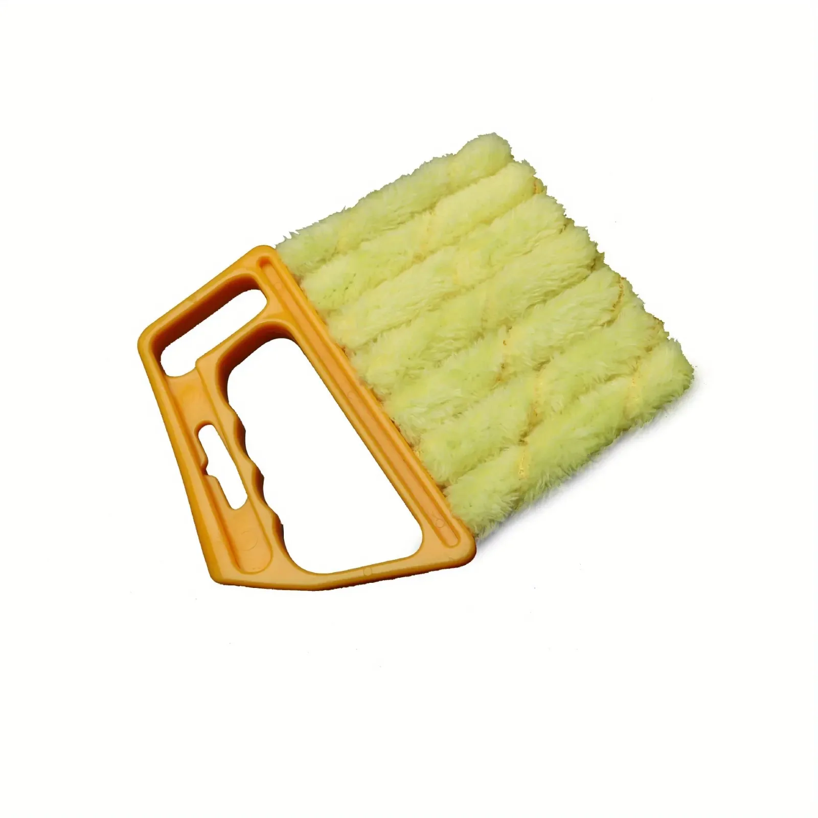 Nettoyage de store vénitien avec la brosse