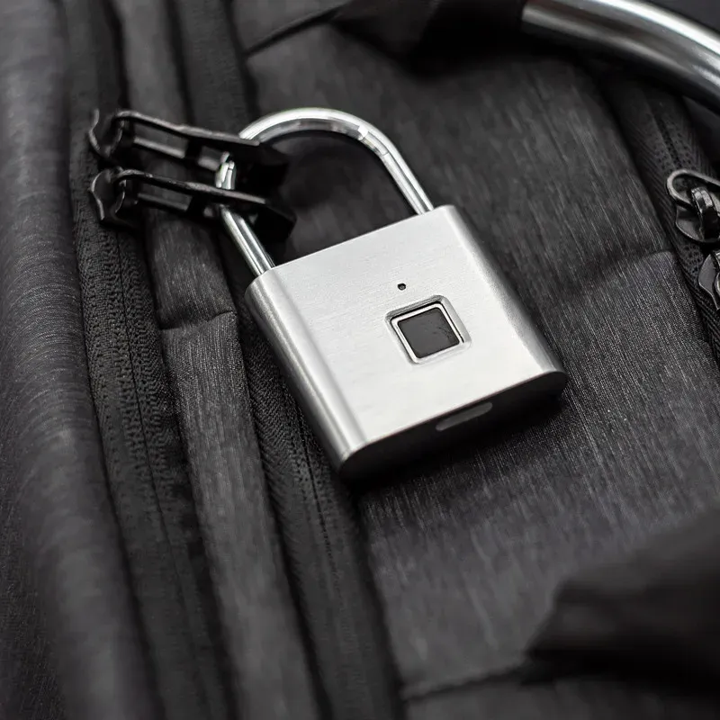 KERUI – Cadenas intelligent à empreinte digitale, étanche, serrure de porte sans clé, à recharge USB-C, cadenas de sécurité rechargeable pour la maison 5