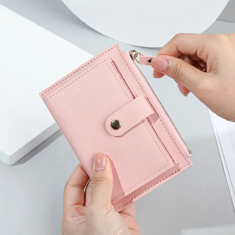 Portefeuille court en similicuir pour femme, mini format avec fermeture éclair et compartiments multiples pour cartes 3