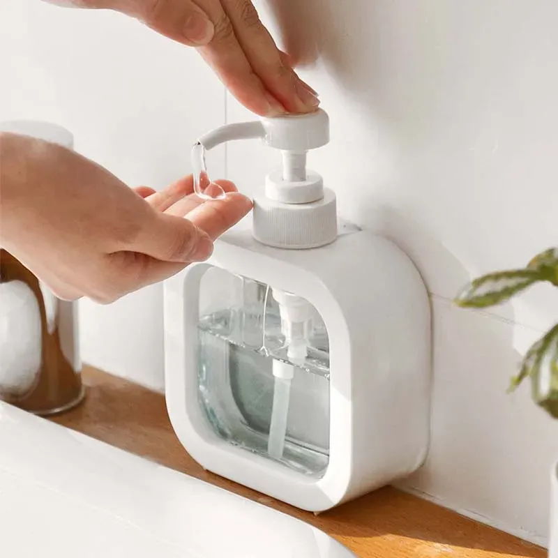 Distributeur installé dans une salle de bain