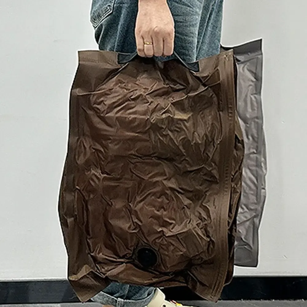 Sac de rangement sous vide dans un intérieur contemporain