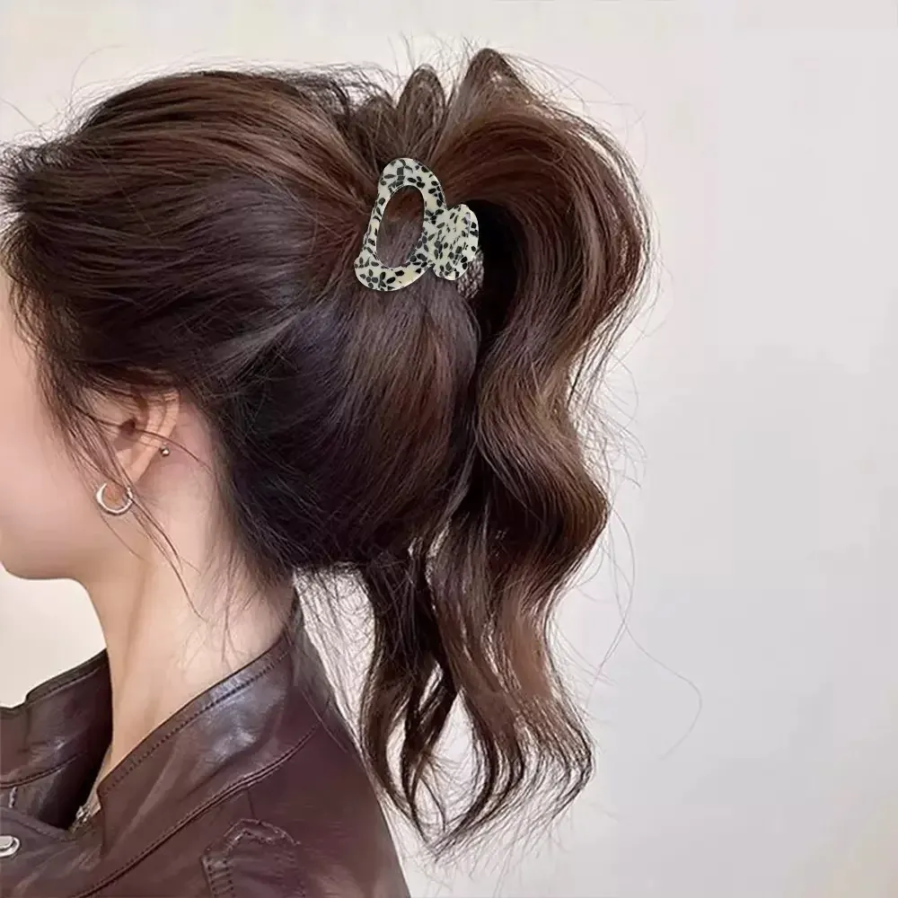 Pince à cheveux mise en valeur au quotidien